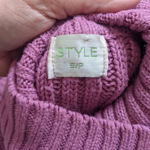 Vintage cable knit chunky pink sweater - Picture 8 of 10